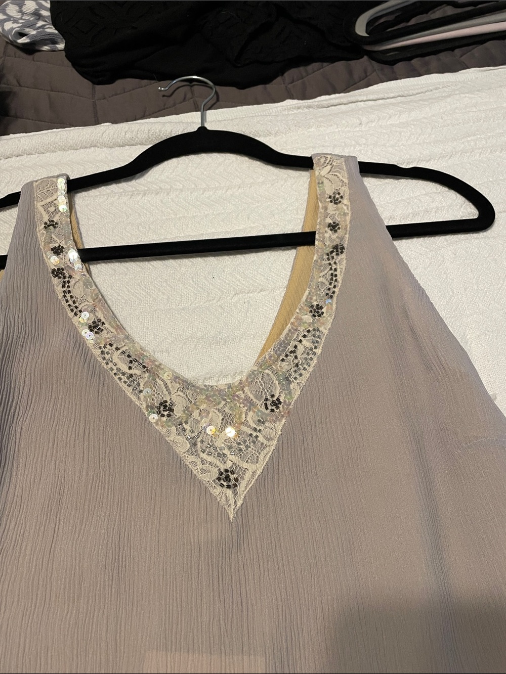 NWT Sigrid Olsen 100% silk Sleeveless Taupe Sequin V-Neck Women's Top size 12 - Picture 3 of 7